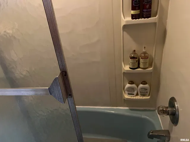 $155,000 | 18 Westfair Drive, Unit A & B, Jacksonville, IL 62650