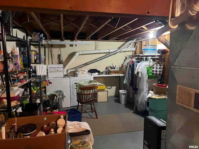 $155,000 | 18 Westfair Drive, Unit A & B, Jacksonville, IL 62650