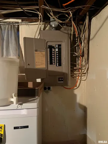 $155,000 | 18 Westfair Drive, Unit A & B, Jacksonville, IL 62650