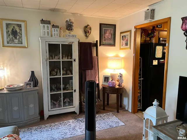 $155,000 | 18 Westfair Drive, Unit A & B, Jacksonville, IL 62650