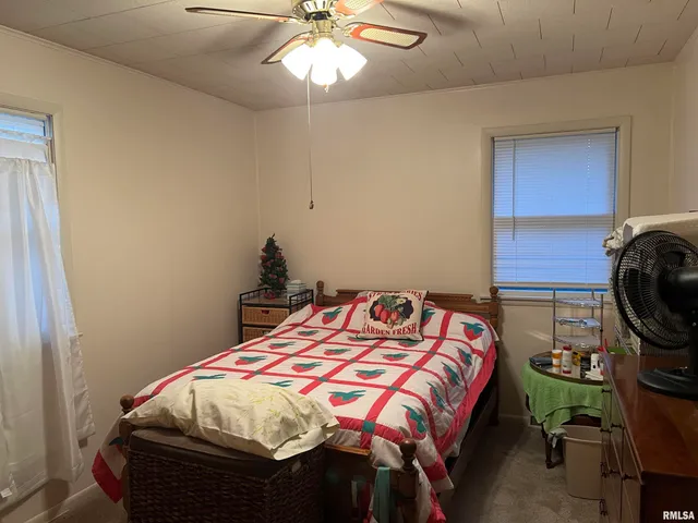 $155,000 | 18 Westfair Drive, Unit A & B, Jacksonville, IL 62650