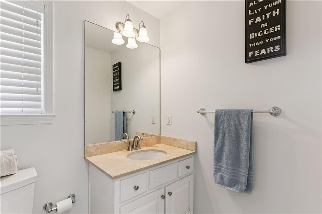 123 Simonton Way St. Simons Island, GA 31522 - Photo 23 of 24 upstairs full bathroom