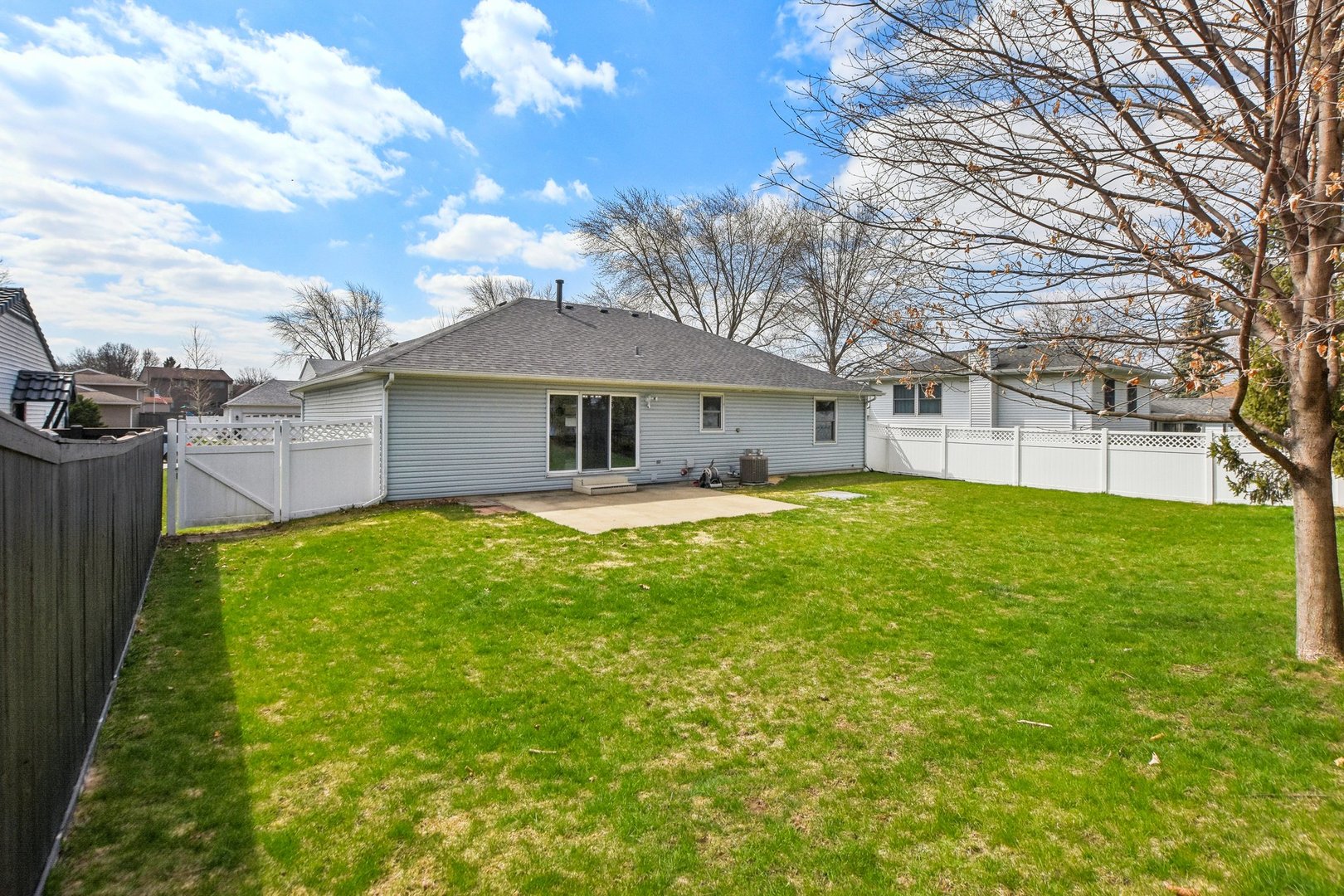 810 Case Drive Roselle, IL 60172 - Photo 33 of 34 a view of a house with a backyard