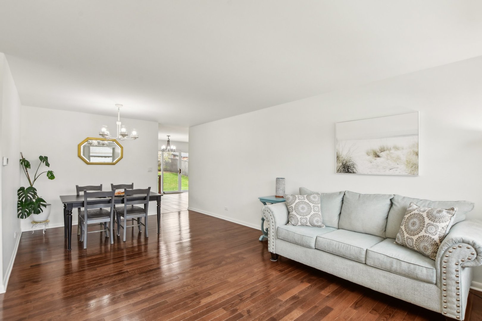 810 Case Drive Roselle, IL 60172 - Photo 4 of 34 a living room with furniture and wooden floor