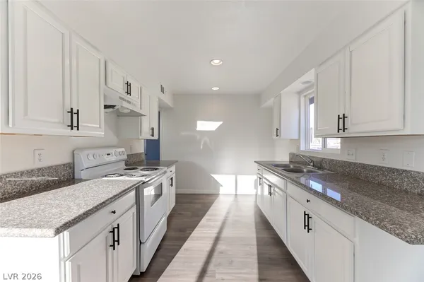 $950 | 29 Gold Bar Court, Unit D, Las Vegas, NV 89110