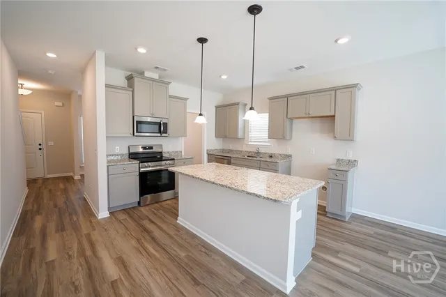 $2,200 | 118 Exmoor Circle, Bloomingdale, GA 31302