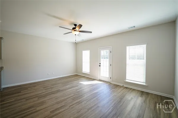 $2,100 | 118 Exmoor Circle, Bloomingdale, GA 31302