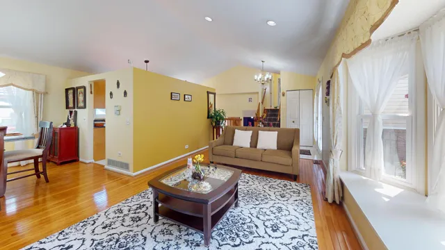 $575,000 | 412 Chateau Drive, Buffalo Grove, IL 60089