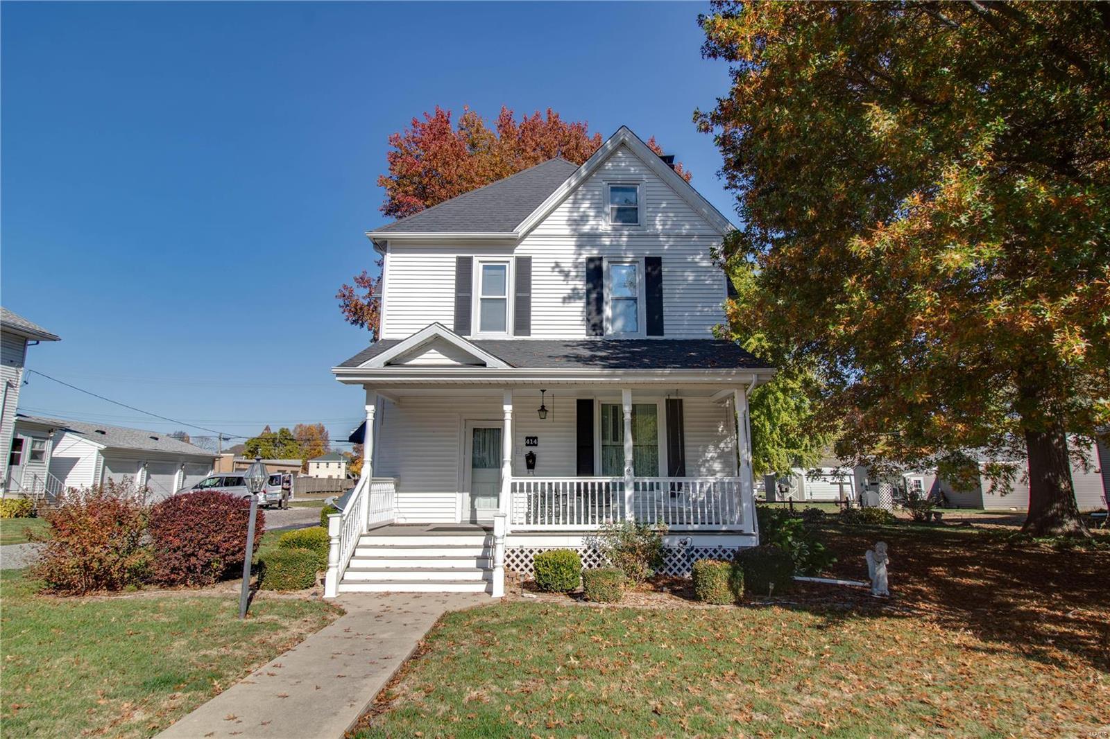 414 Maple Carrollton, IL 62016 - Photo 3 of 41 Gallery Image 3