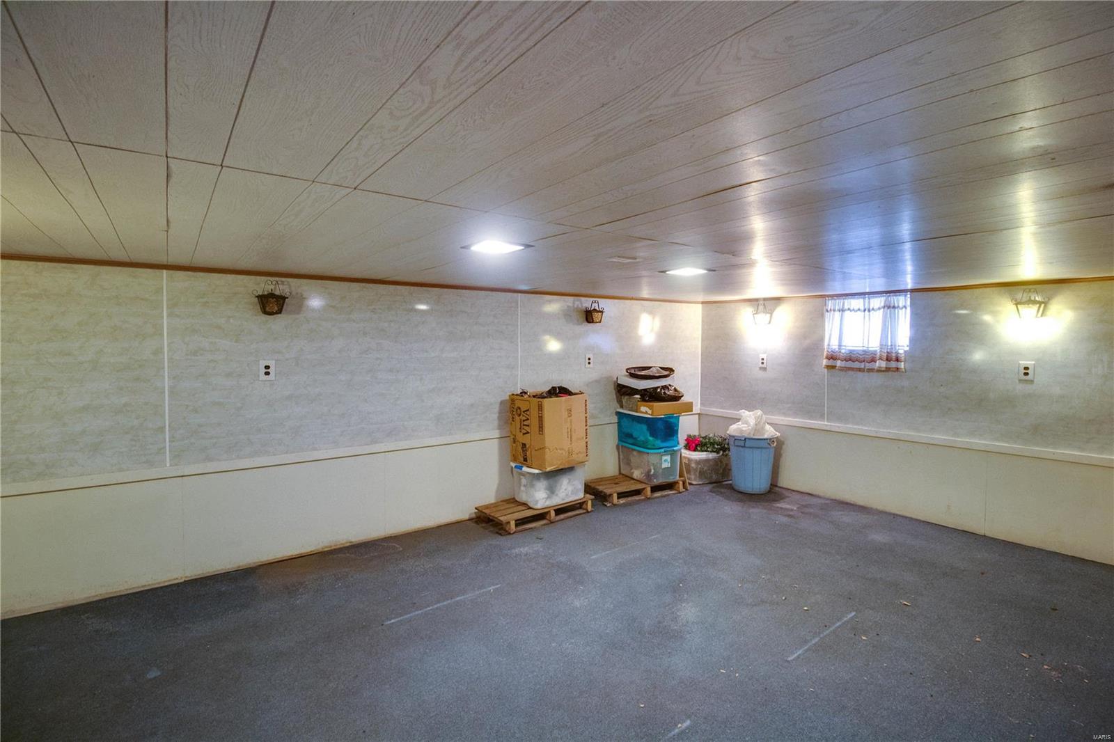 414 Maple Carrollton, IL 62016 - Photo 34 of 41 Gallery Image 34