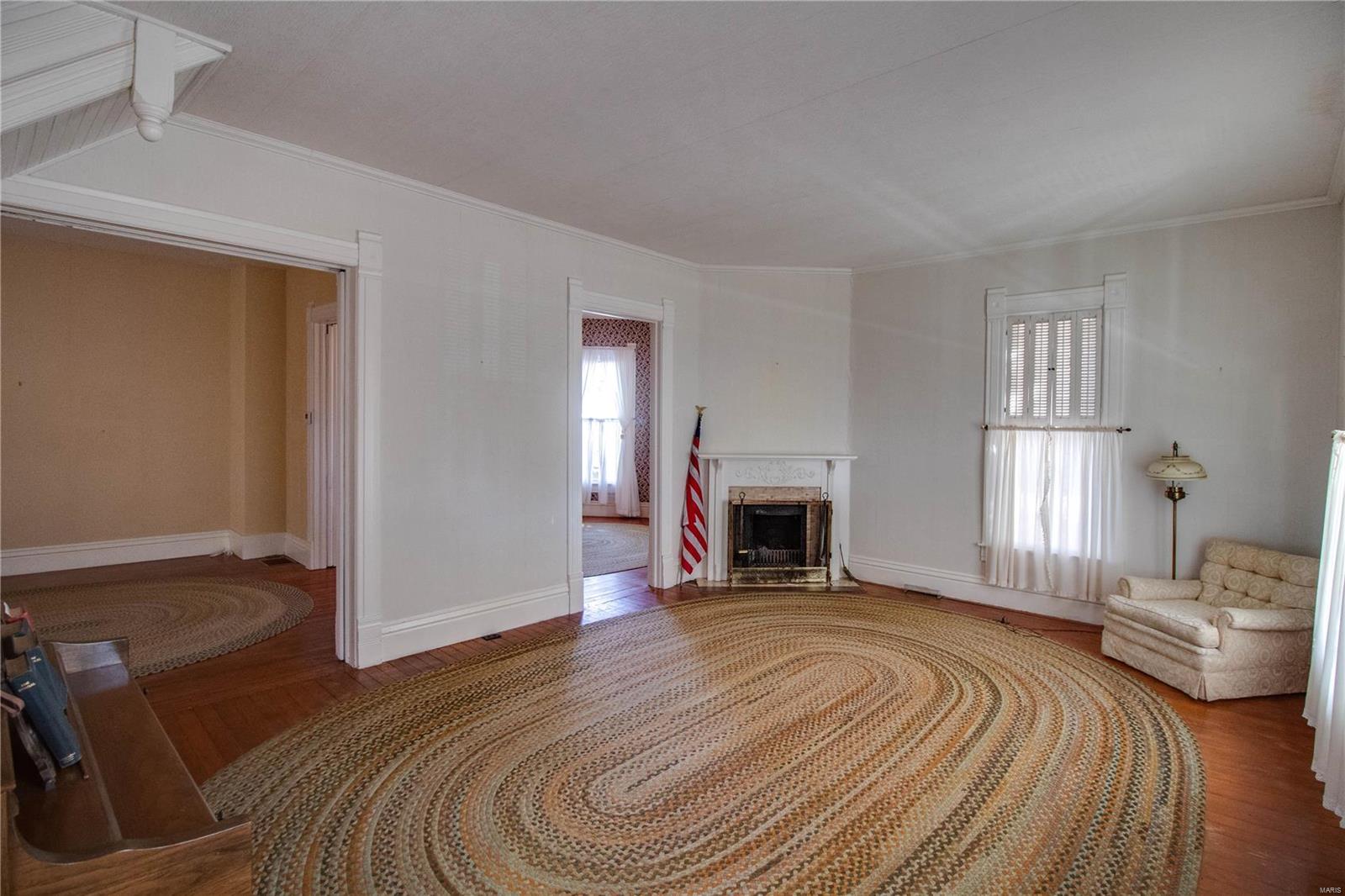 414 Maple Carrollton, IL 62016 - Photo 5 of 41 Gallery Image 5
