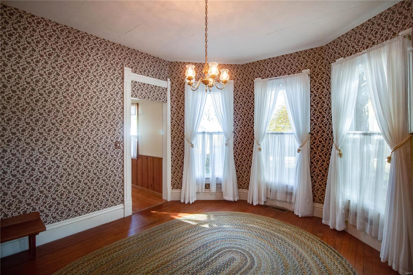 414 Maple Carrollton, IL 62016 - Photo 8 of 41 Gallery Image 8