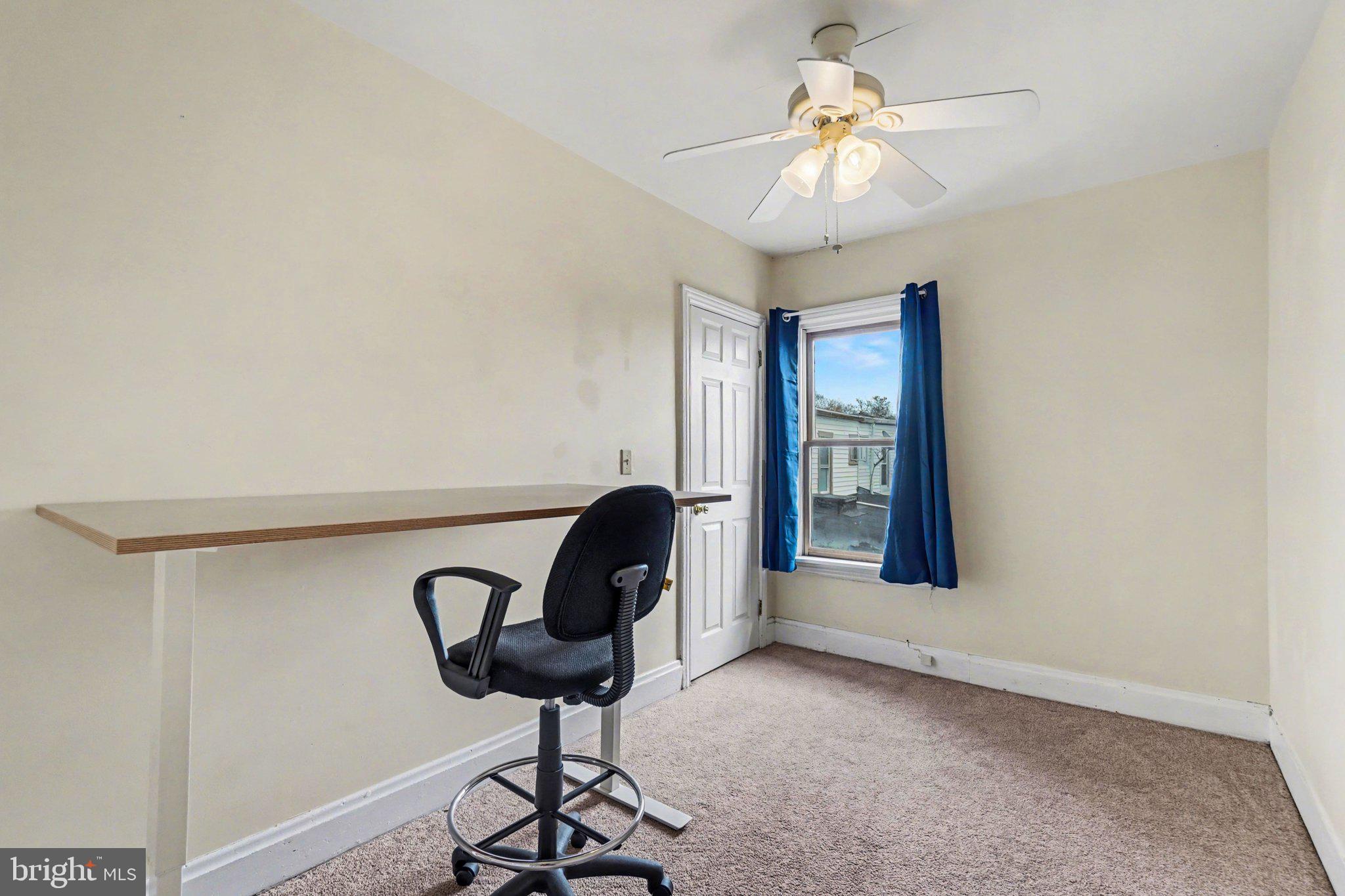 261 Delaware Street Harrisburg, PA 17102 - Photo 22 of 40 a view of workspace with windows