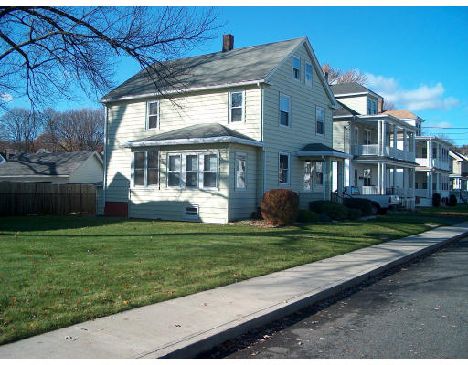 48 Ridgewood Avenue Holyoke, MA 01040 - Photo 2 of 4 Gallery Image 2