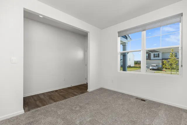 a view of livingroom with furniture