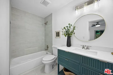 $799,000 | 4365 McLaughlin Avenue, Unit 4, Los Angeles, CA 90066