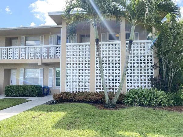 $1,750 | 2480 Juniper Drive, Unit 204, Delray Beach, FL 33445