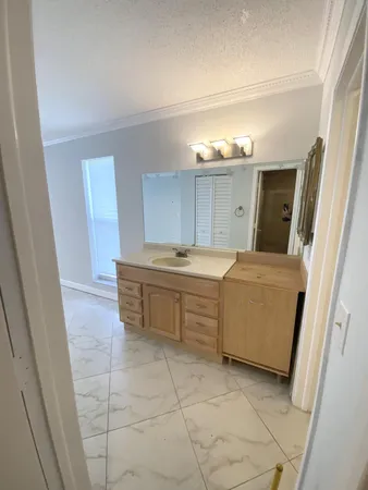 $1,750 | 2480 Juniper Drive, Unit 204, Delray Beach, FL 33445