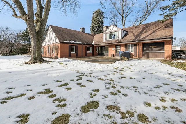 $536,000 | 787 East Golf Road, Des Plaines, IL 60016