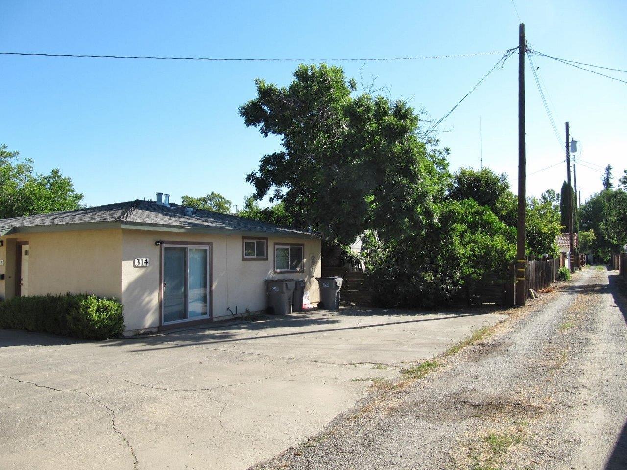 415 4th Street Winters, CA 95694 - Photo 10 of 40 Side of one of the duplex units