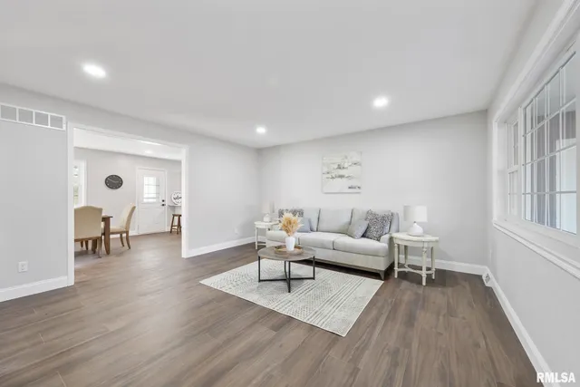 $289,900 | 916 East Jackson Street, Morton, IL 61550