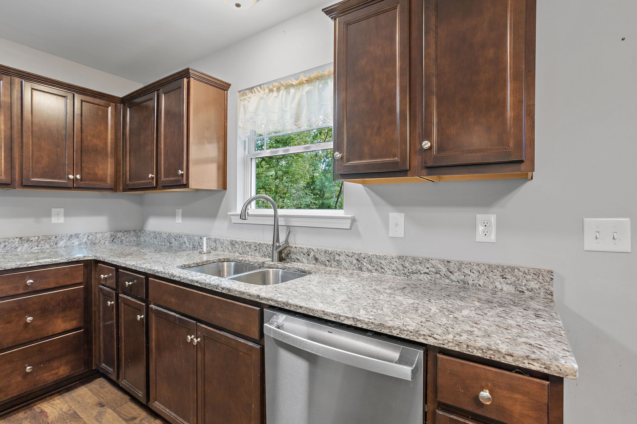 638 Hillview Road North Dickson, TN 37055 - Photo 11 of 39 Gallery Image 11