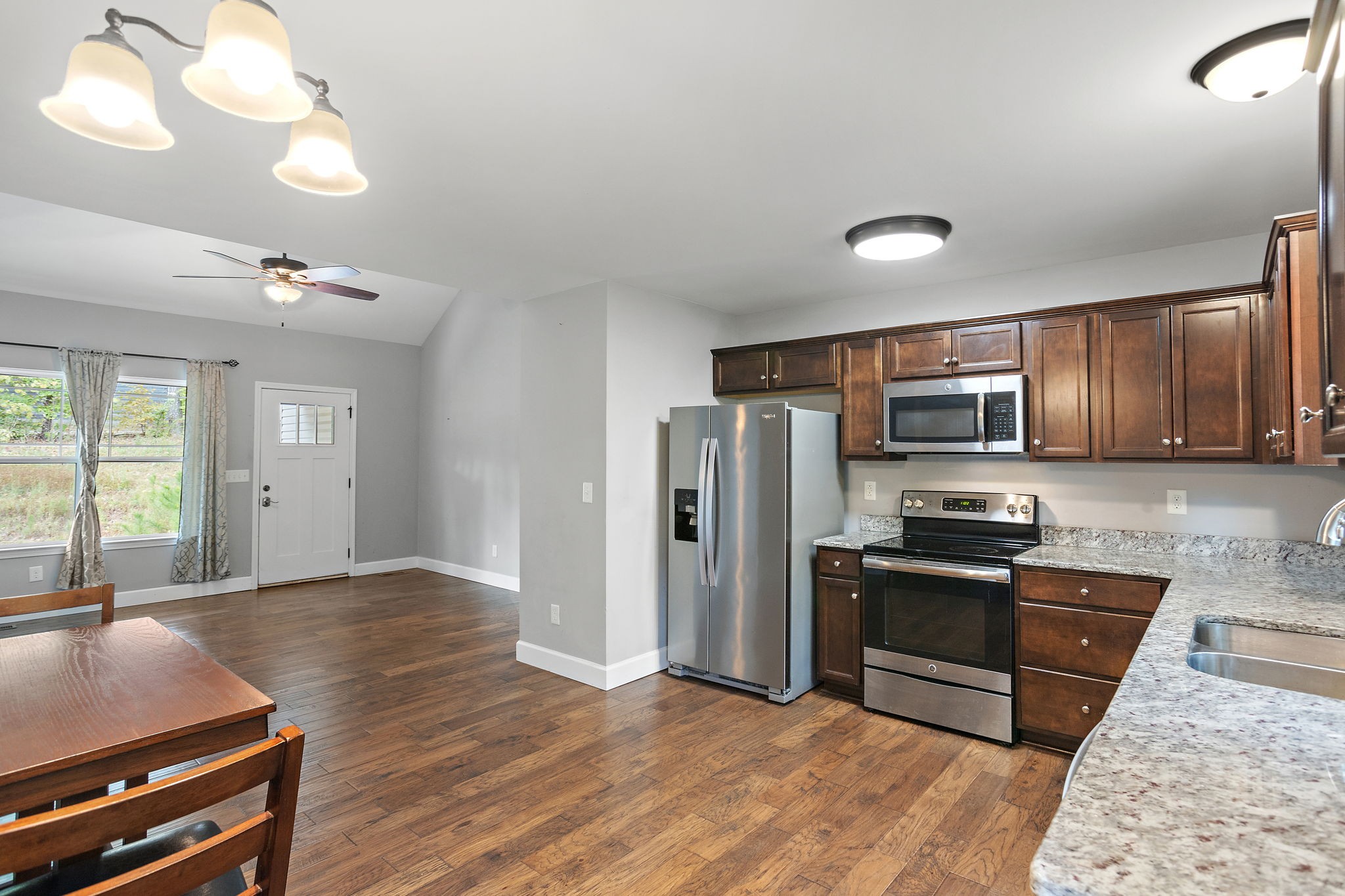 638 Hillview Road North Dickson, TN 37055 - Photo 16 of 39 Gallery Image 16