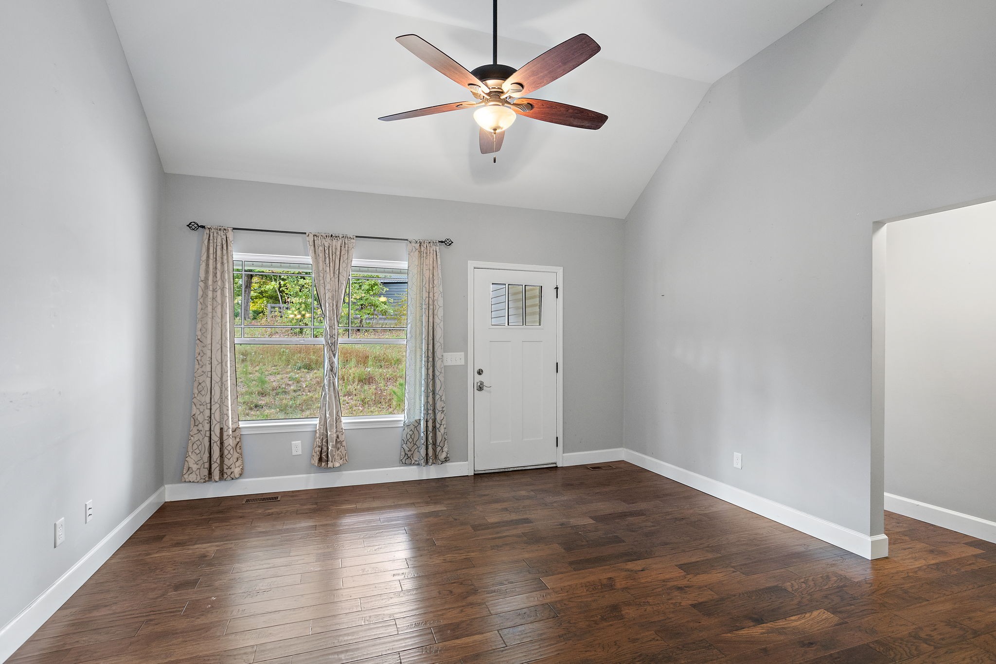 638 Hillview Road North Dickson, TN 37055 - Photo 7 of 39 Gallery Image 7
