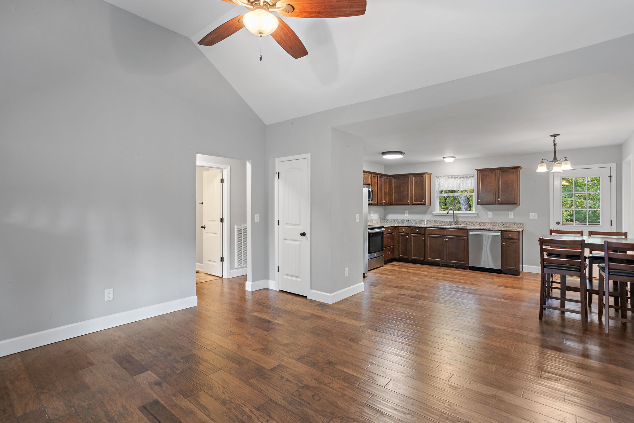 638 Hillview Road North Dickson, TN 37055 - Photo 9 of 39 Gallery Image 9