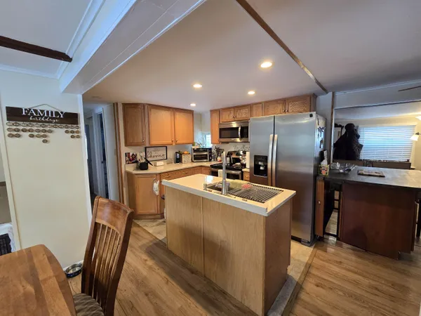 $379,000 | 19 West Stearns Avenue, Hooksett, NH 03106