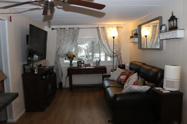 $379,000 | 19 West Stearns Avenue, Hooksett, NH 03106