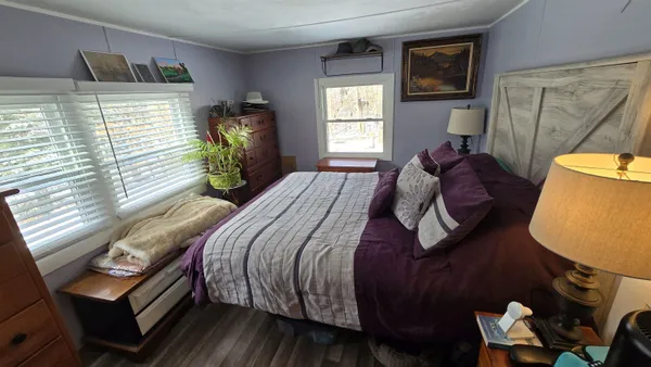 $379,000 | 19 West Stearns Avenue, Hooksett, NH 03106