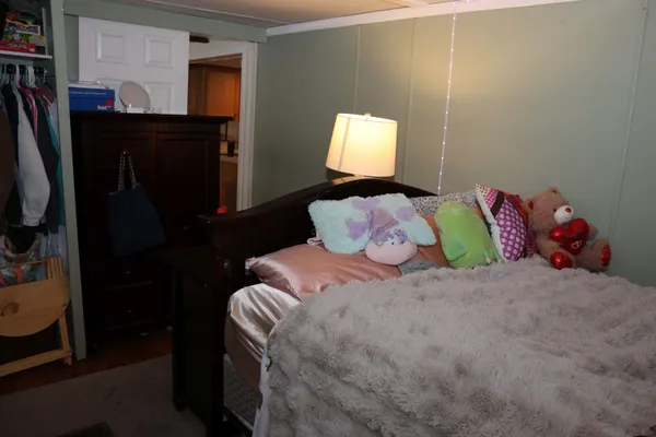 $379,000 | 19 West Stearns Avenue, Hooksett, NH 03106