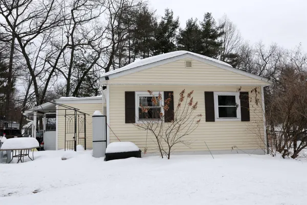$379,000 | 19 West Stearns Avenue, Hooksett, NH 03106