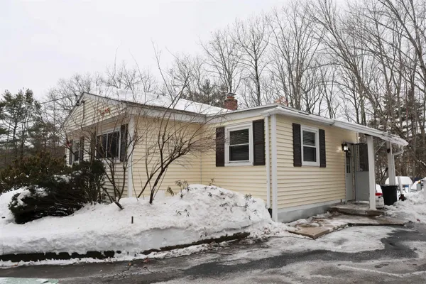 $379,000 | 19 West Stearns Avenue, Hooksett, NH 03106