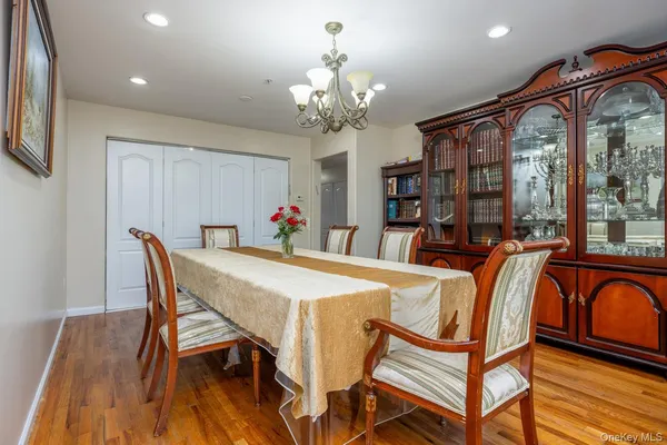 $769,000 | 7 Elm Street, Unit 112, Spring Valley, NY 10977