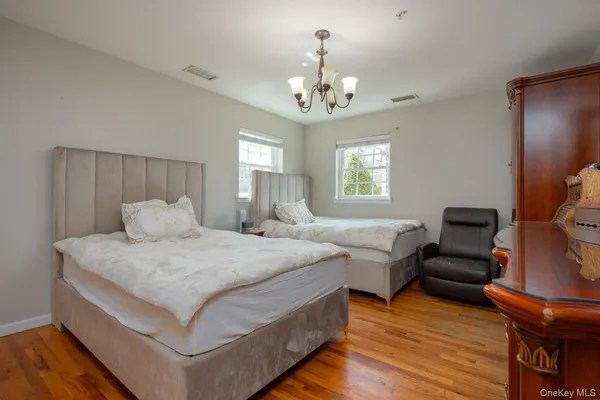 $769,000 | 7 Elm Street, Unit 112, Spring Valley, NY 10977
