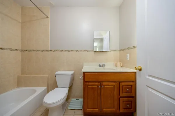 $769,000 | 7 Elm Street, Unit 112, Spring Valley, NY 10977