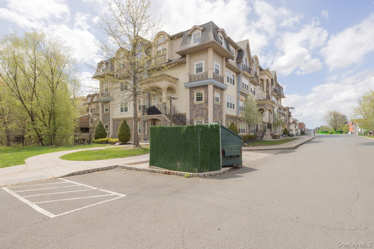 7 Elm Street, Unit 112 Spring Valley, NY 10977 - Photo 4 of 8