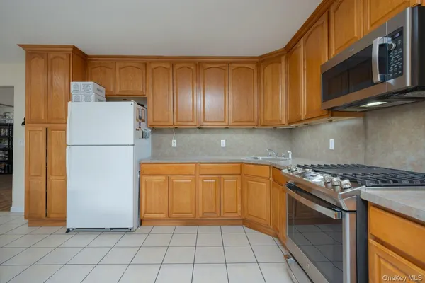 $769,000 | 7 Elm Street, Unit 112, Spring Valley, NY 10977