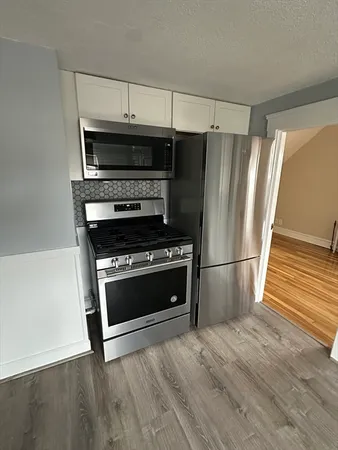 $2,100 | 369 Waverly Road, Unit 2, North Andover, MA 01845