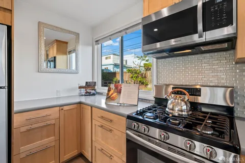 $999,999 | 32 Lake Forest Drive, Daly City, CA 94015