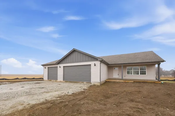 $399,900 | 477 Emma Drive, Manteno, IL 60950