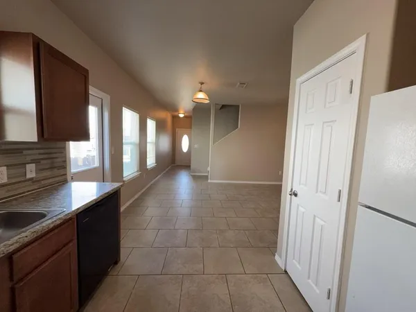 $1,725 | 704 East College Avenue, Princeton, TX 75407