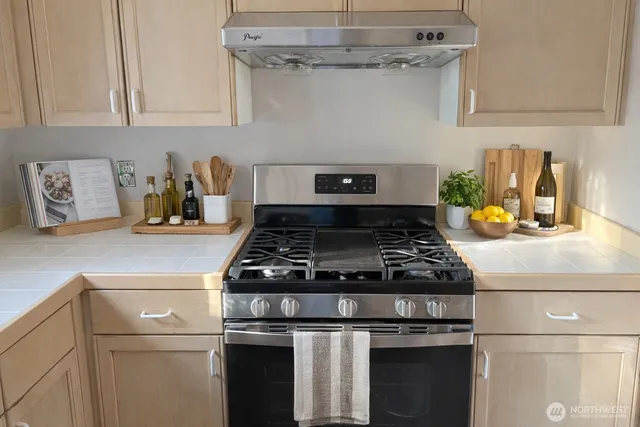 $528,888 | 250 Northwest Dogwood Street, Unit C201, Issaquah, WA 98027