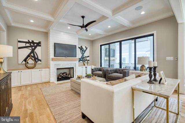 $2,549,000 | 6601 31st Street North, Arlington, VA 22213