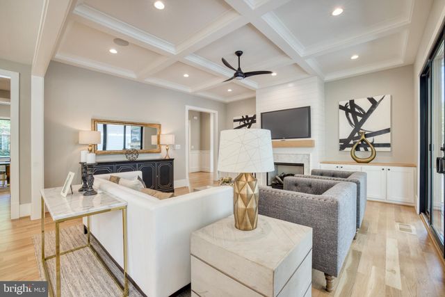 $2,549,000 | 6601 31st Street North, Arlington, VA 22213