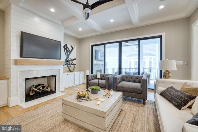 $2,549,000 | 6601 31st Street North, Arlington, VA 22213