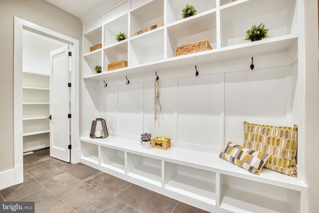 $2,549,000 | 6601 31st Street North, Arlington, VA 22213