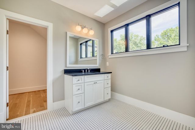 $2,549,000 | 6601 31st Street North, Arlington, VA 22213